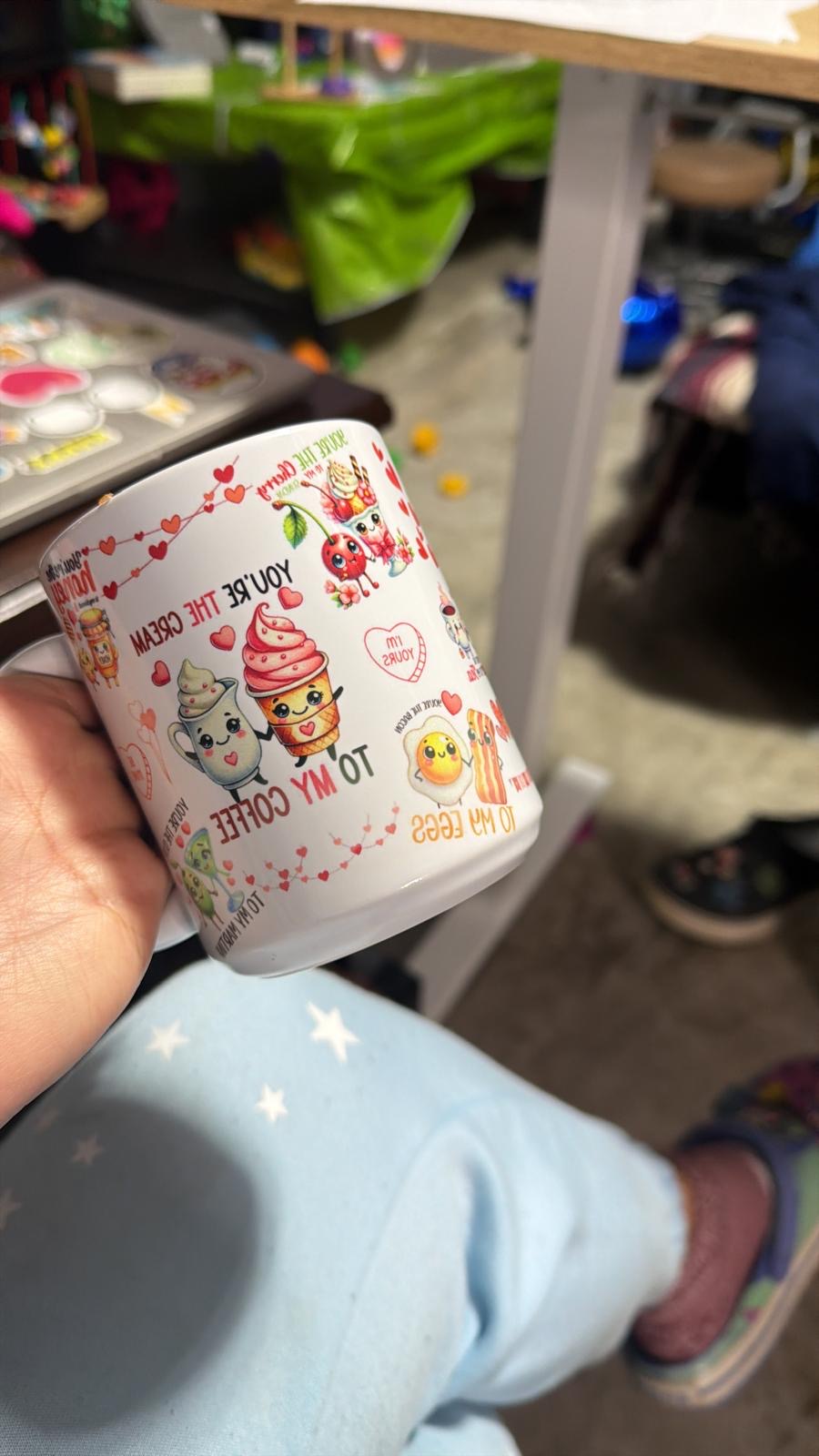 Taza ilustrada con frases