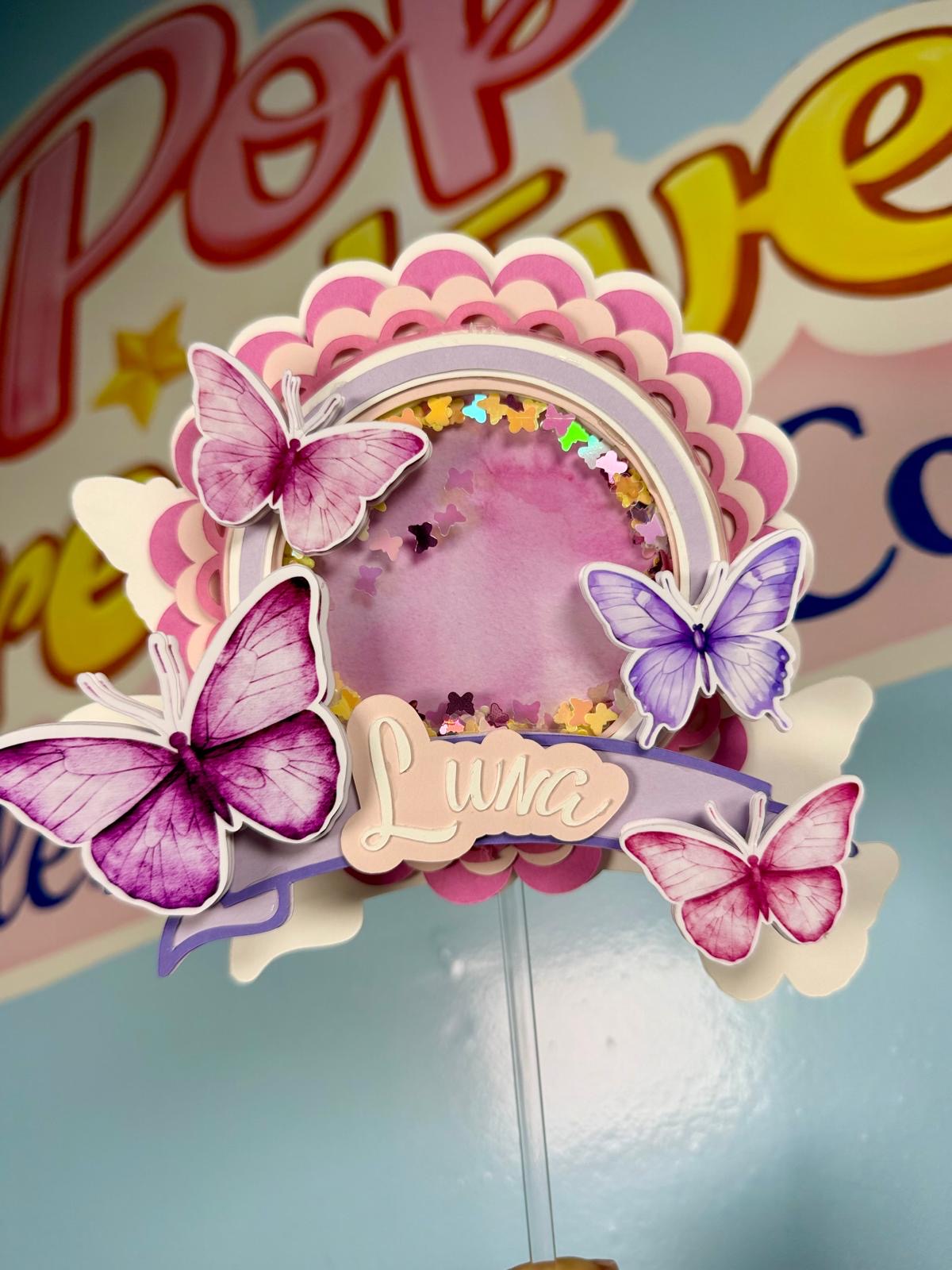 Cake topper personalizado con mariposas